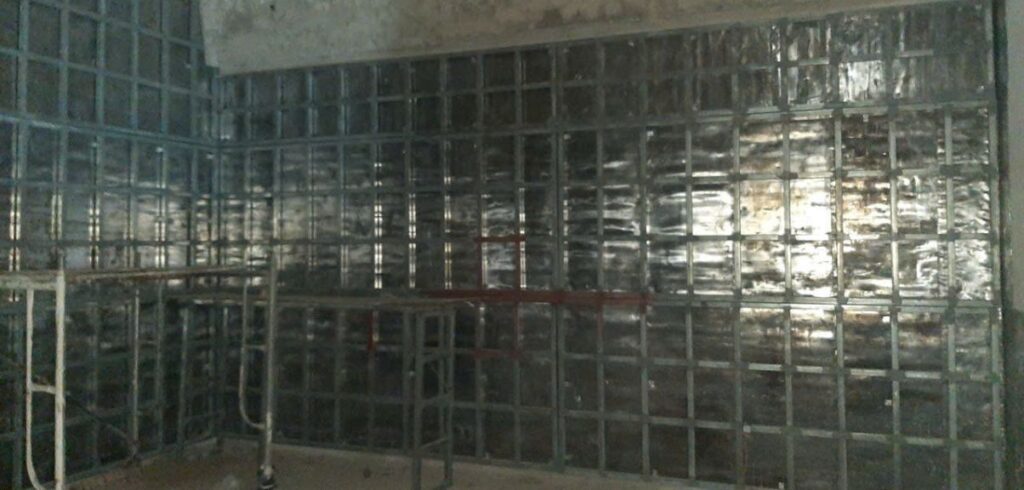 Thi công phòng chụp X-quang với tường ốp chì chống bức xạ
